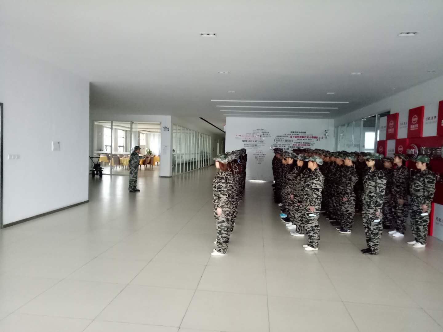 跨過軍訓(xùn)門，學(xué)做鑫源人——汽車公司開啟全新入職培訓(xùn)模式